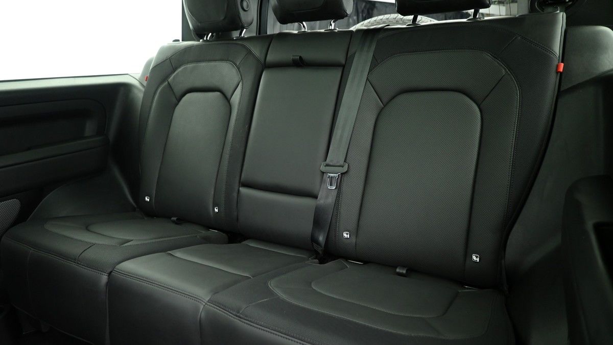 Land Rover Defender 90 Image 5