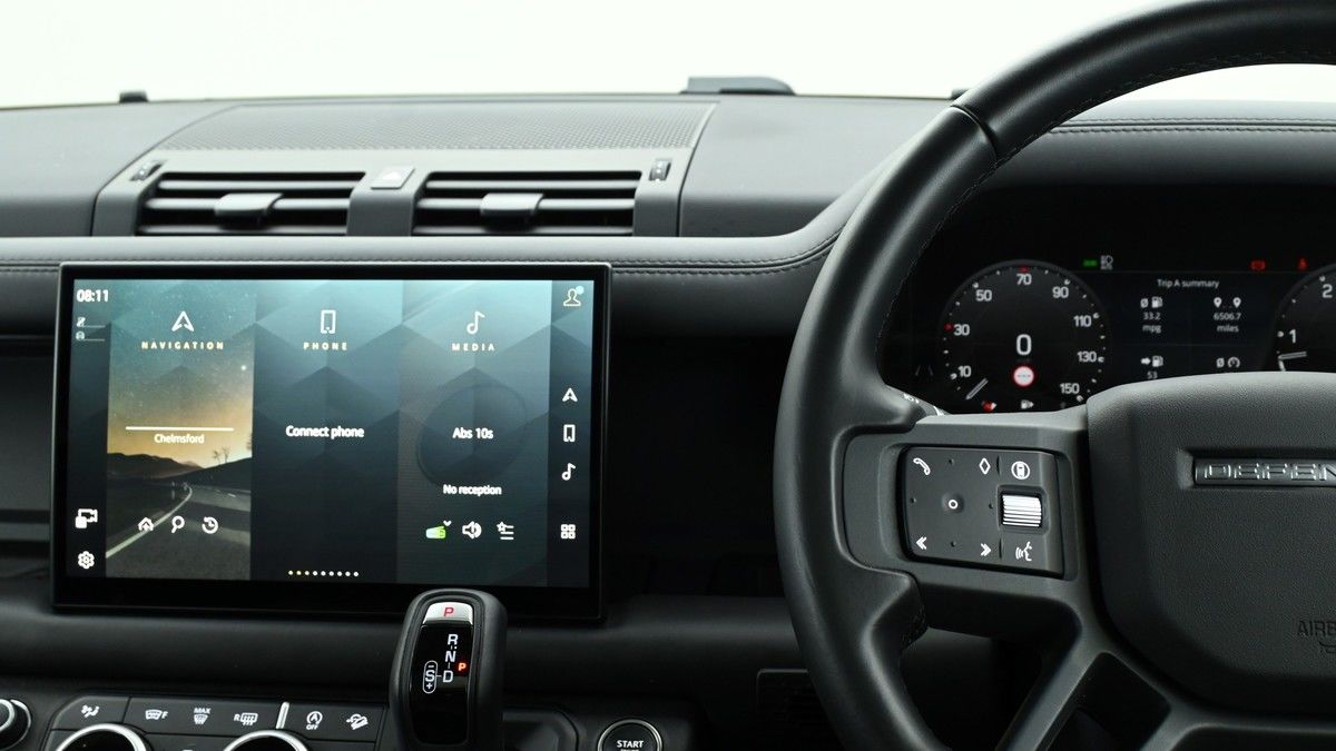 Land Rover Defender 90 Image 15