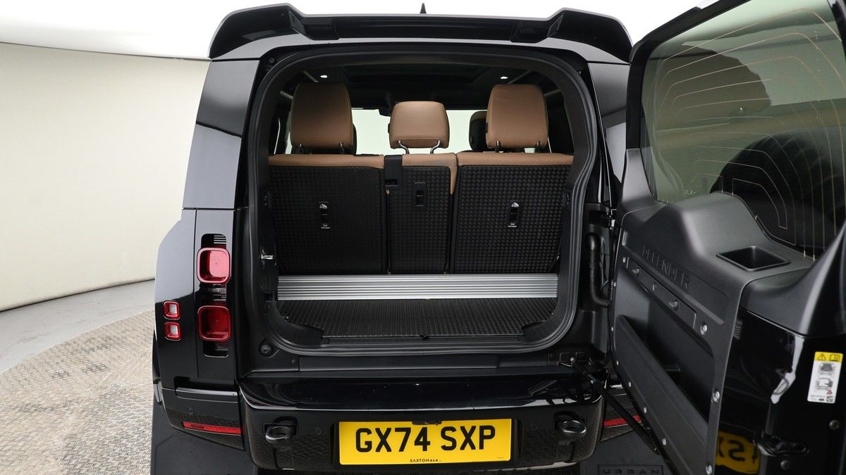 Land Rover Defender 90 Image 10