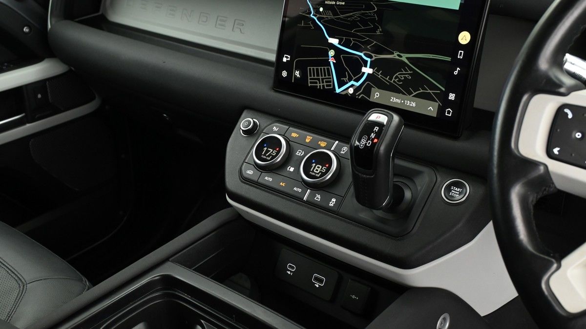 Land Rover Defender 90 Urban Image 2