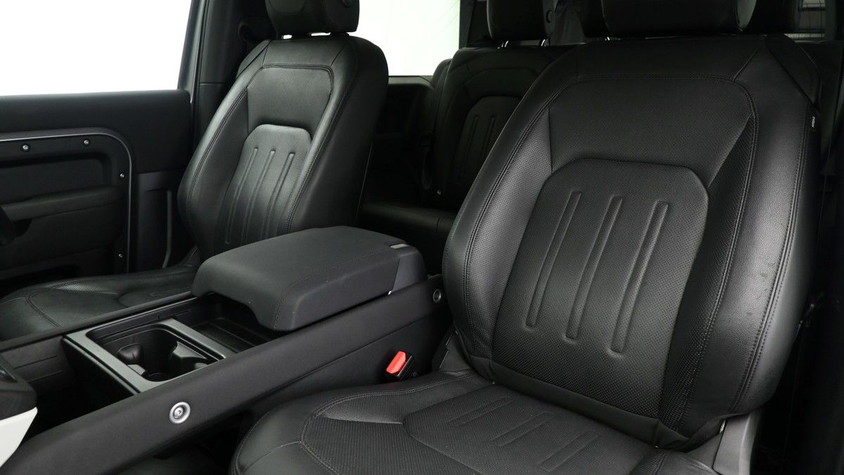 Land Rover Defender 90 Urban Image 4