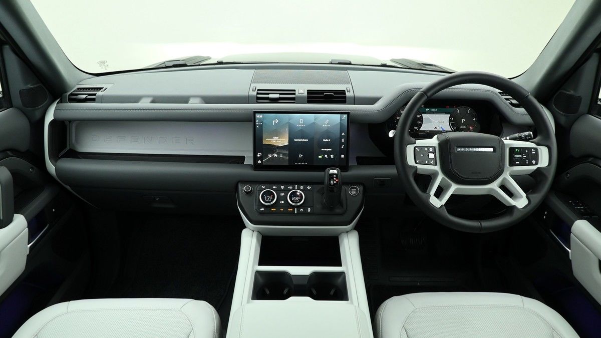 Land Rover Defender 90 Image 28