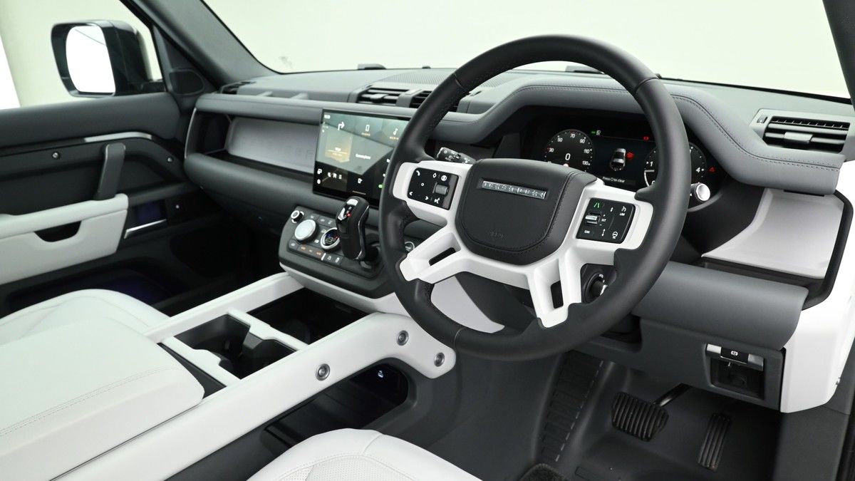 Land Rover Defender 90 Image 6