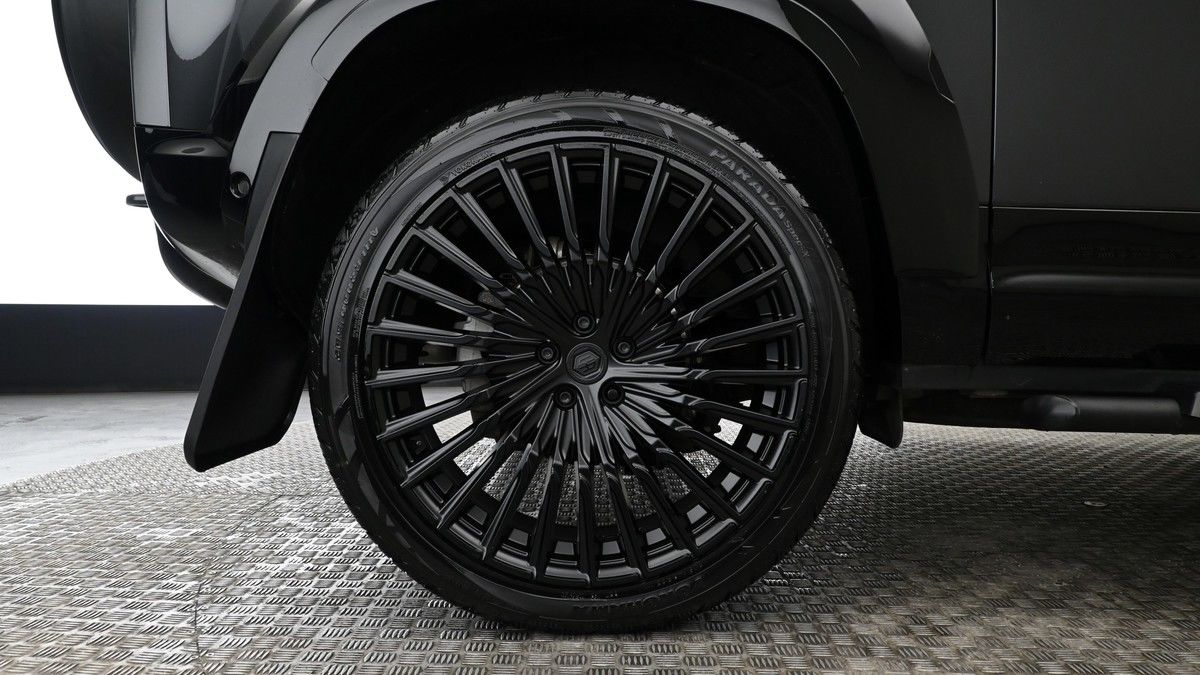 Land Rover Defender 90 Image 18