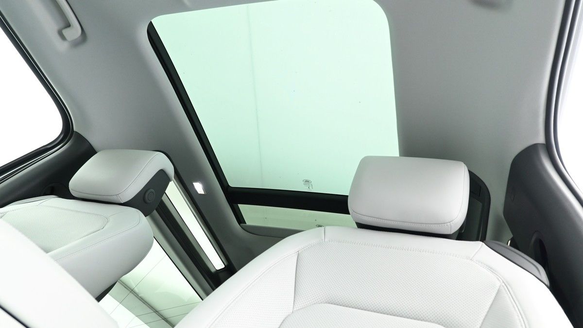 Land Rover Defender 90 Image 3