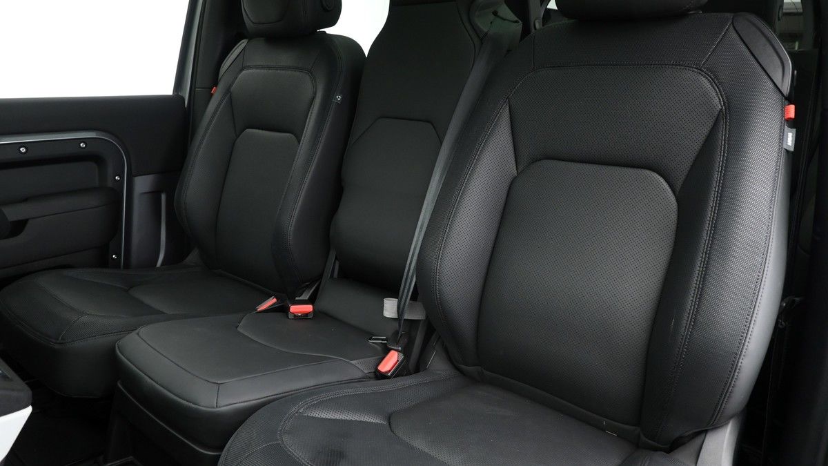 Land Rover Defender 90 Image 4