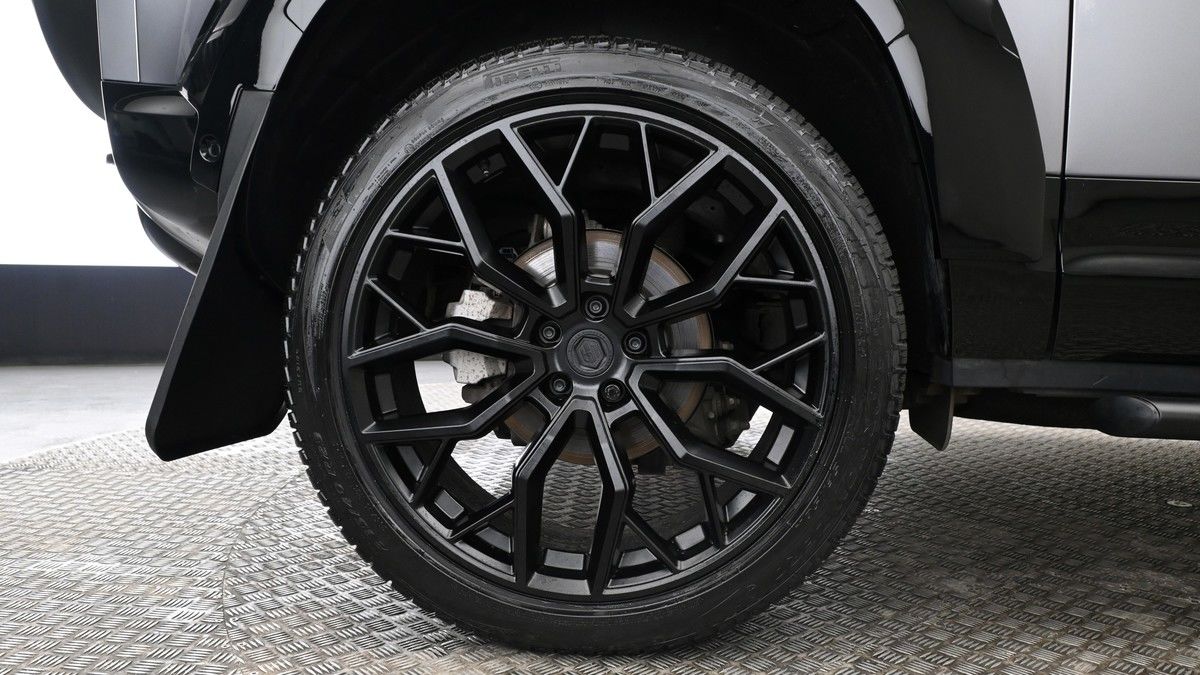 Land Rover Defender 90 Image 9