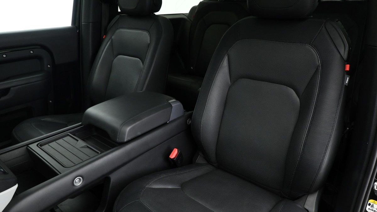 Land Rover Defender 90 Image 4