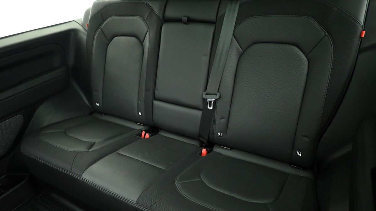 Land Rover Defender 90 Image 5