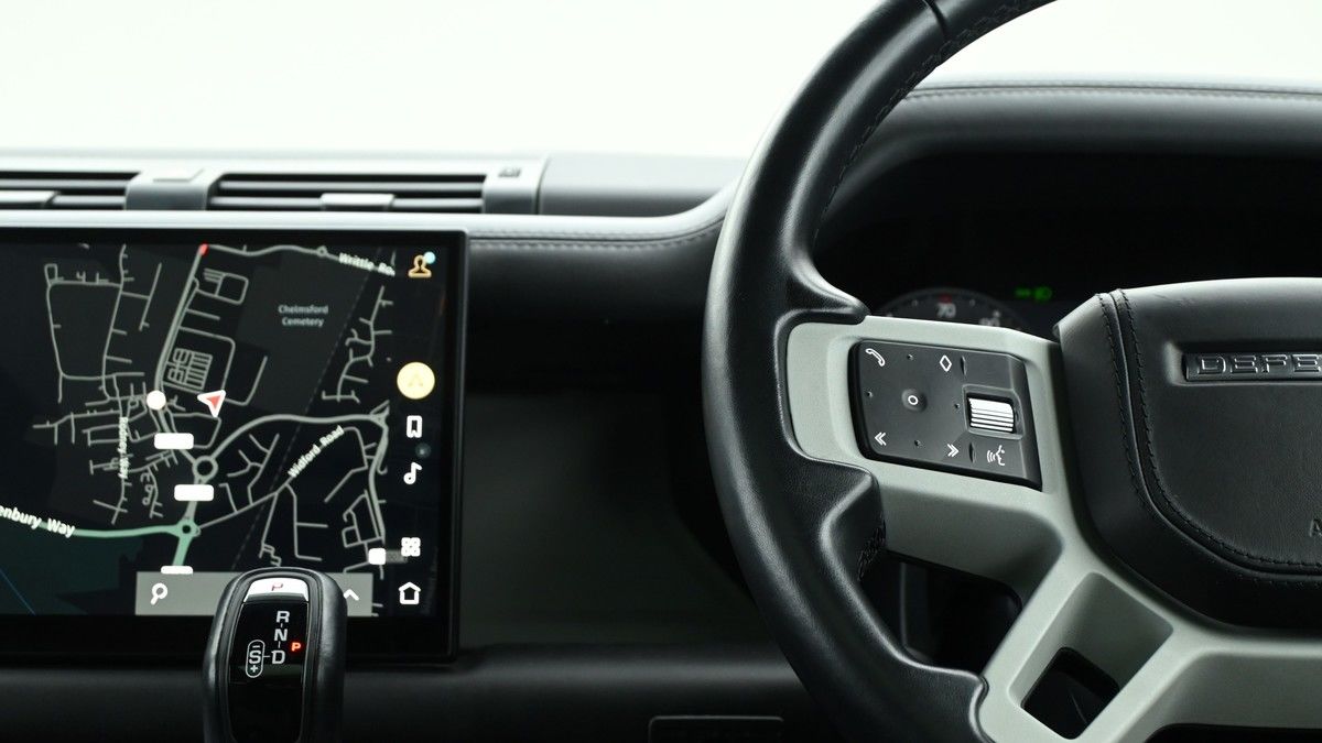 Land Rover Defender 90 Image 15