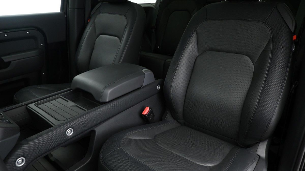 Land Rover Defender 90 Image 4