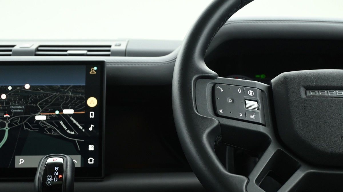 Land Rover Defender 90 Image 15