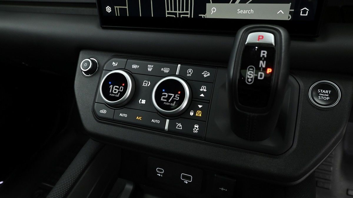 Land Rover Defender 110 Urban Image 12
