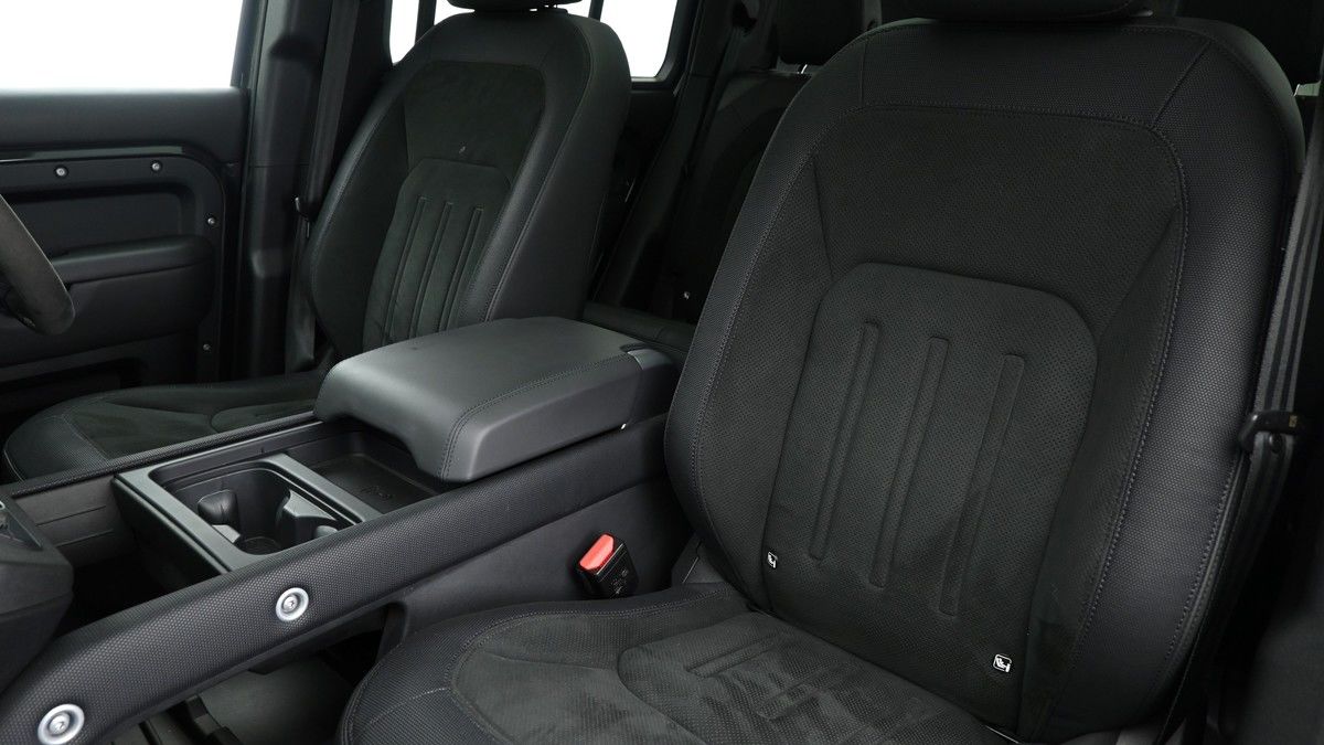 Land Rover Defender 110 Urban Image 4