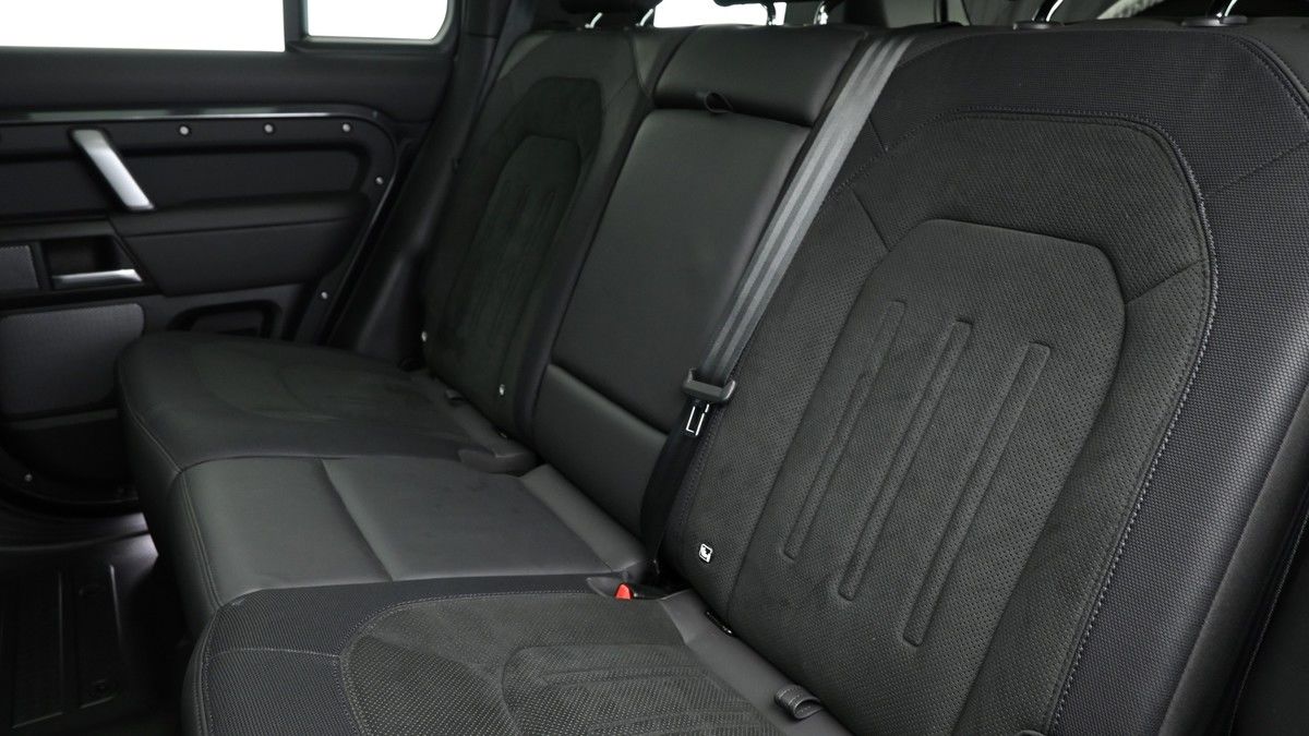 Land Rover Defender 110 Urban Image 5