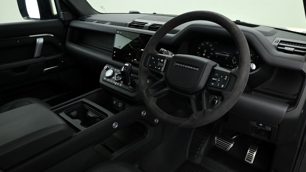 Land Rover Defender 110 Image 3