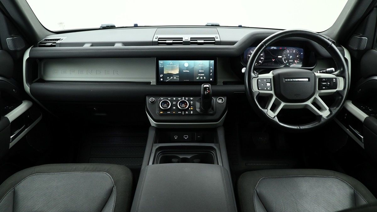 Land Rover Defender 110 Image 14
