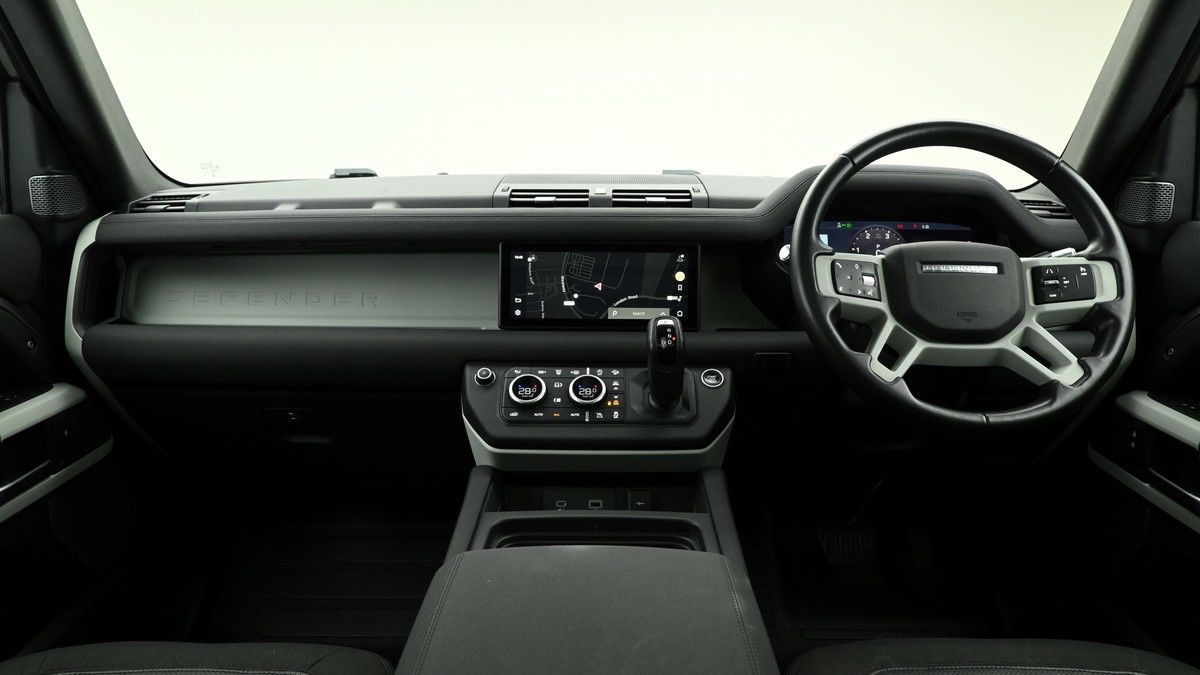 Land Rover Defender 110 Image 14