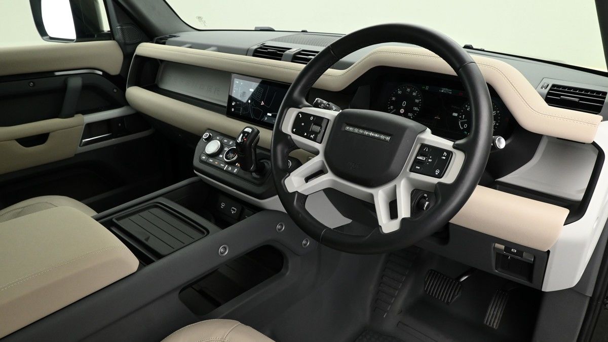 Land Rover Defender 110 Image 3