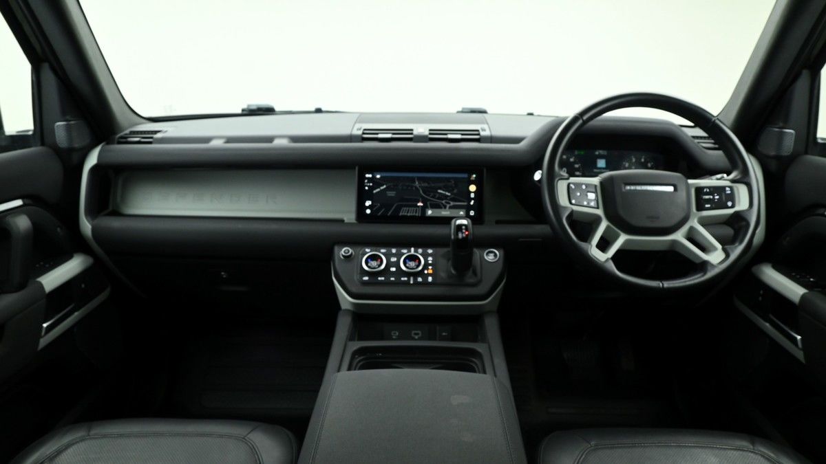 Land Rover Defender 110 Image 14