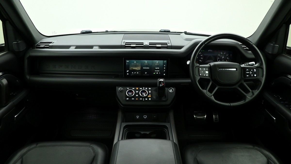 Land Rover Defender 110 Image 14