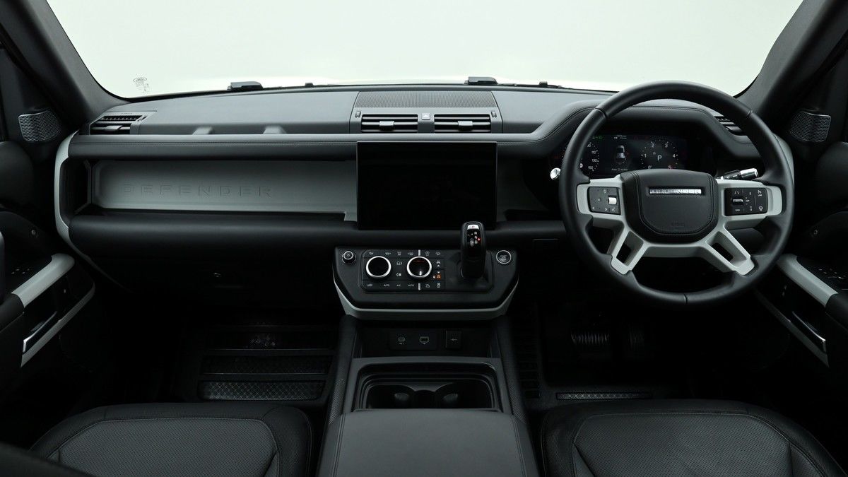 Land Rover Defender 110 Image 14