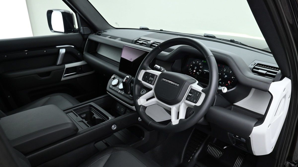 Land Rover Defender 110 Image 3
