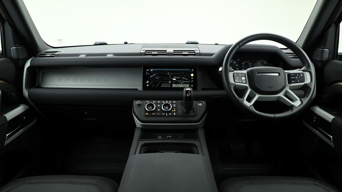 Land Rover Defender 110 Image 14