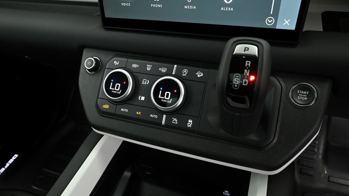 Land Rover Defender 110 Urban Image 12