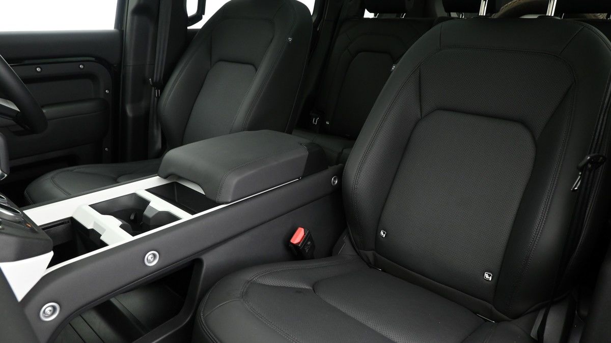Land Rover Defender 110 Urban Image 4