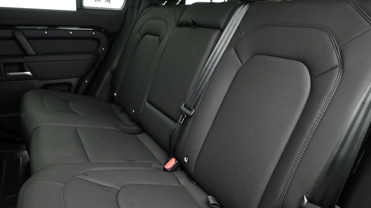 Land Rover Defender 110 Urban Image 5