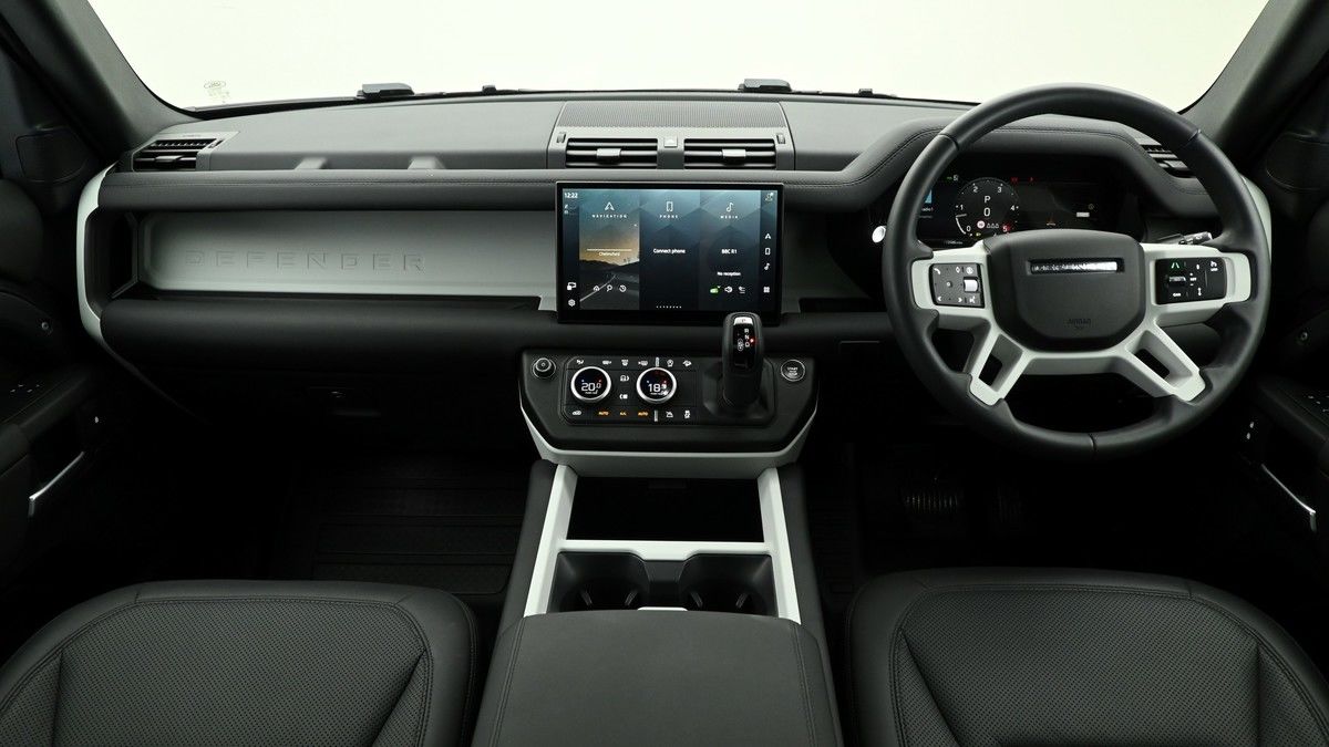 Land Rover Defender 110 Image 14
