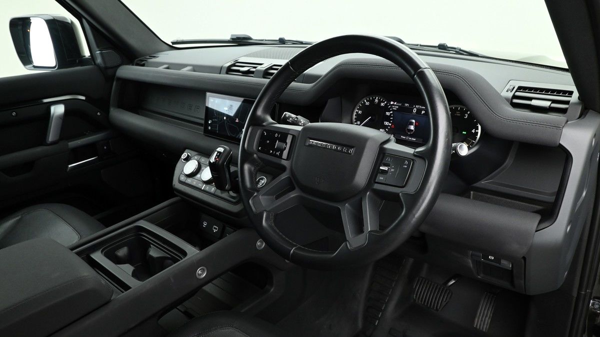 Land Rover Defender 110 Image 3