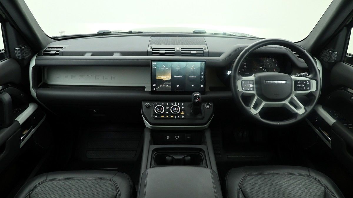 Land Rover Defender 110 Image 27