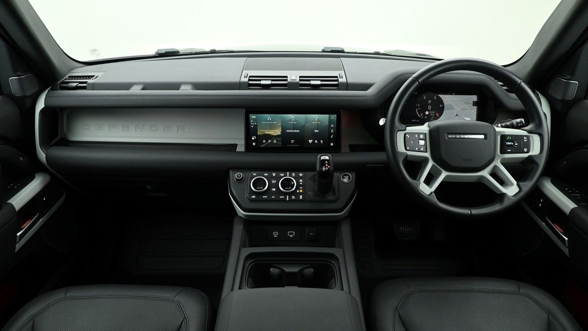 Land Rover Defender 110 Image 14