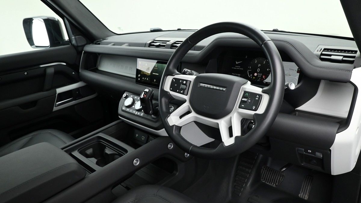 Land Rover Defender 110 Image 3