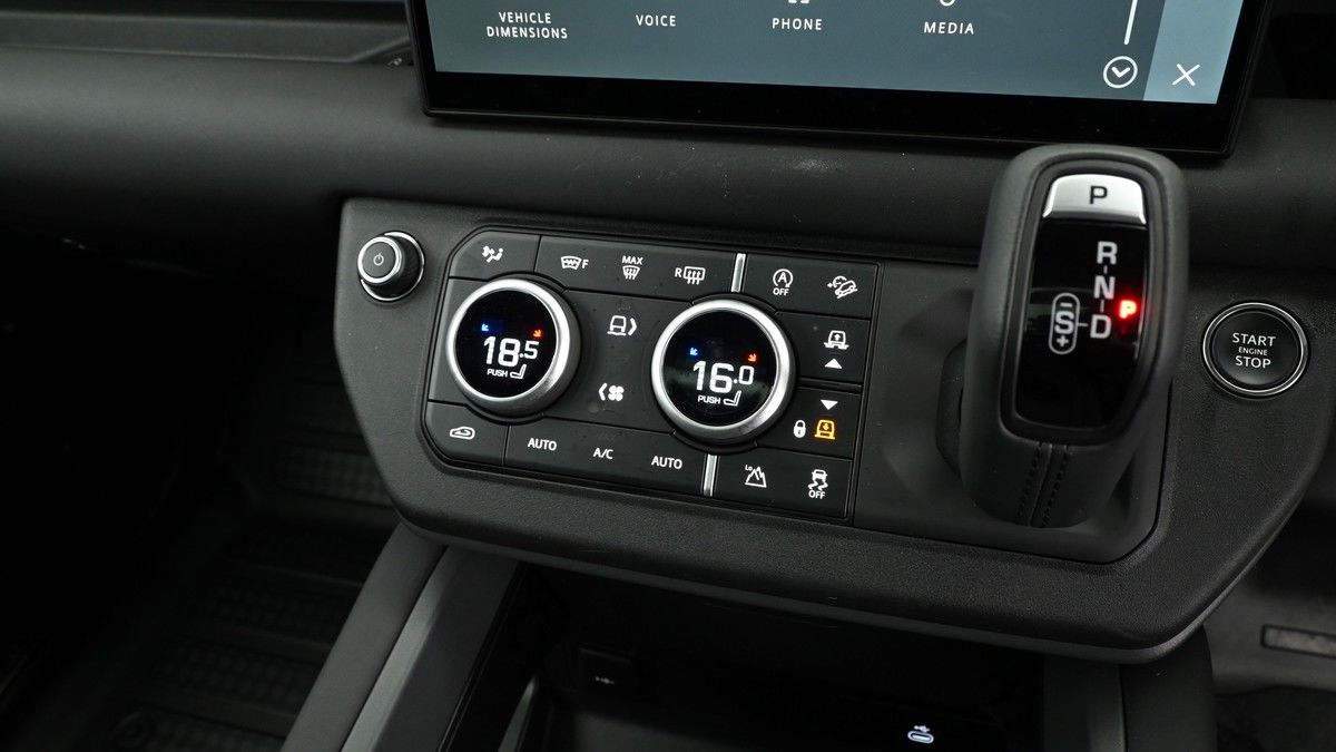 Land Rover Defender 110 Urban Image 24