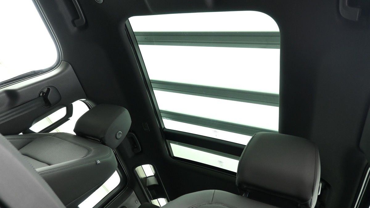 Land Rover Defender 110 Urban Image 4