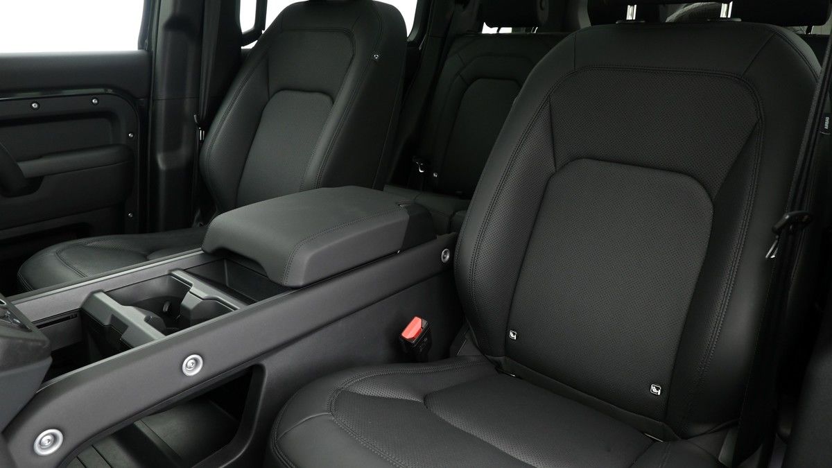 Land Rover Defender 110 Urban Image 8