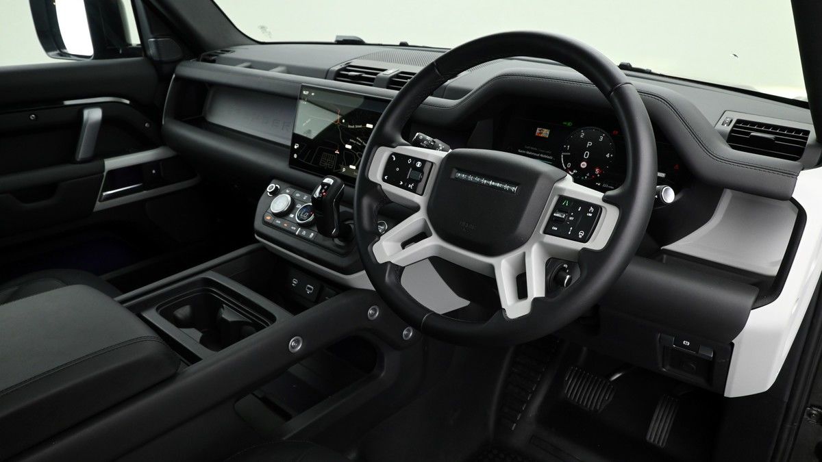 Land Rover Defender 110 Image 3