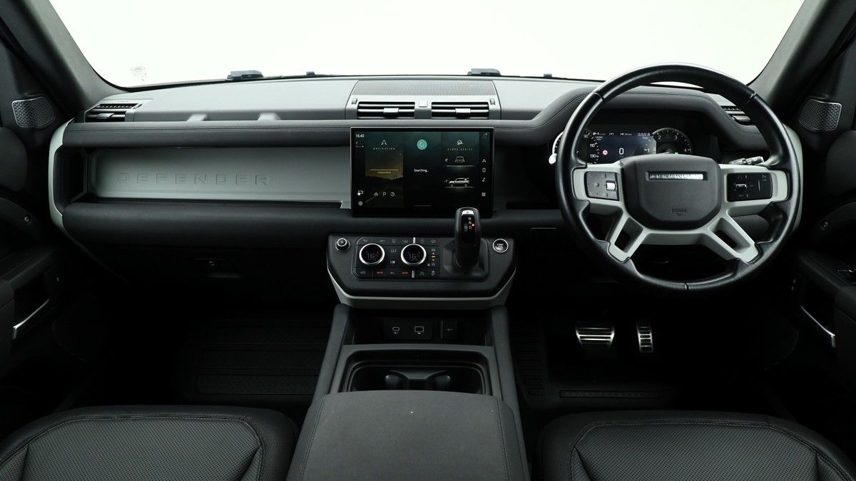 Land Rover Defender 110 Image 14