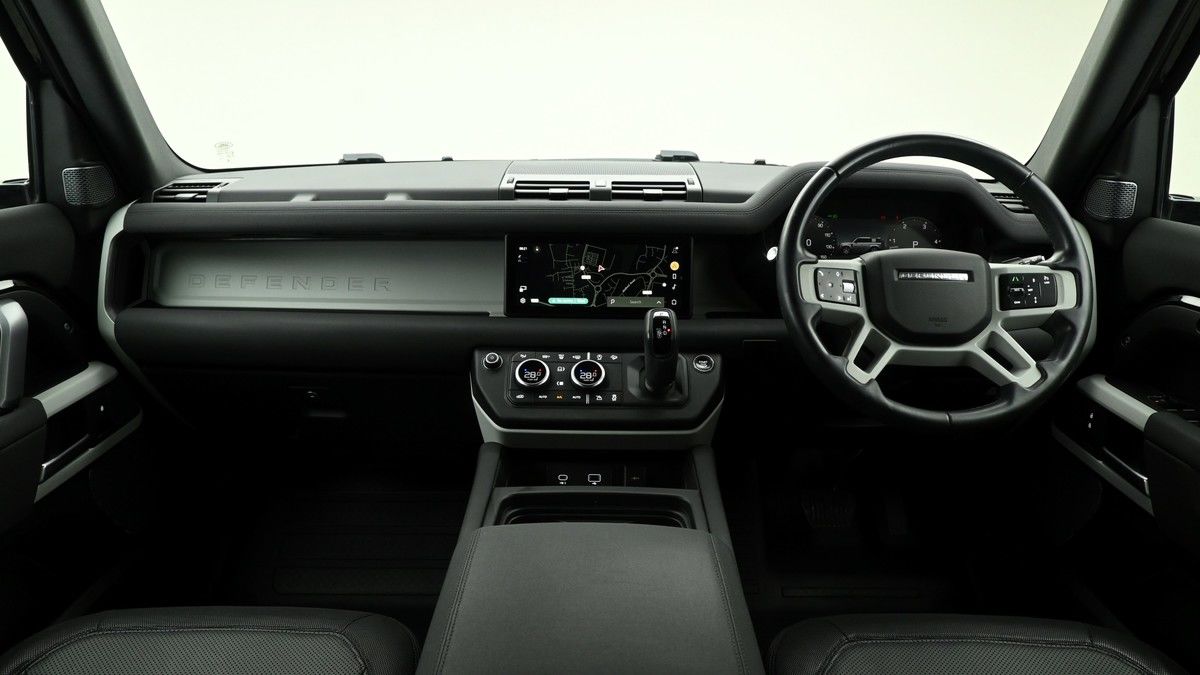Land Rover Defender 110 Image 13
