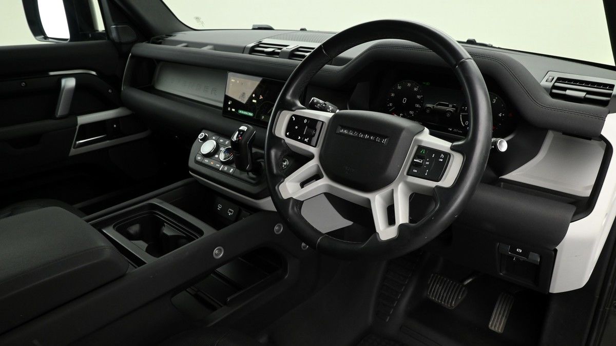 Land Rover Defender 110 Image 2