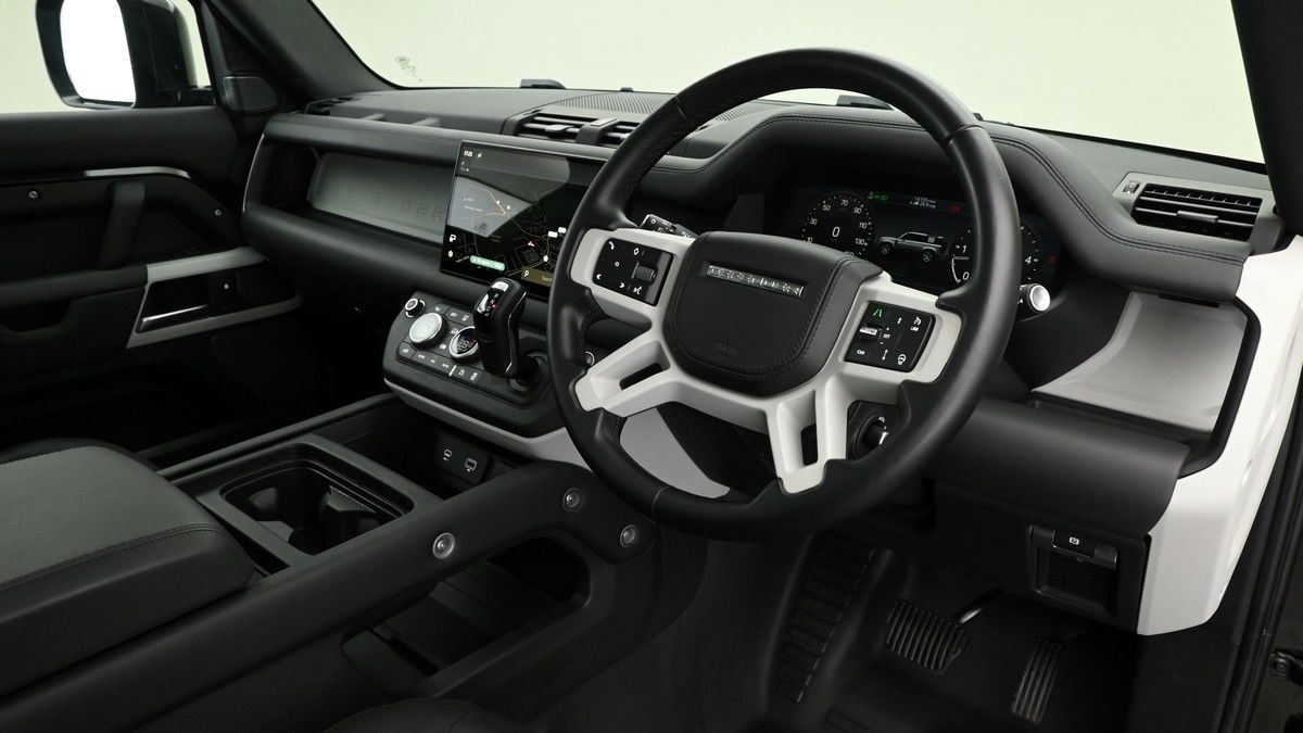 Land Rover Defender 110 Image 3
