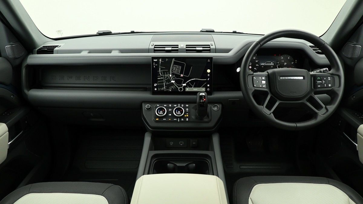 Land Rover Defender 110 Image 14