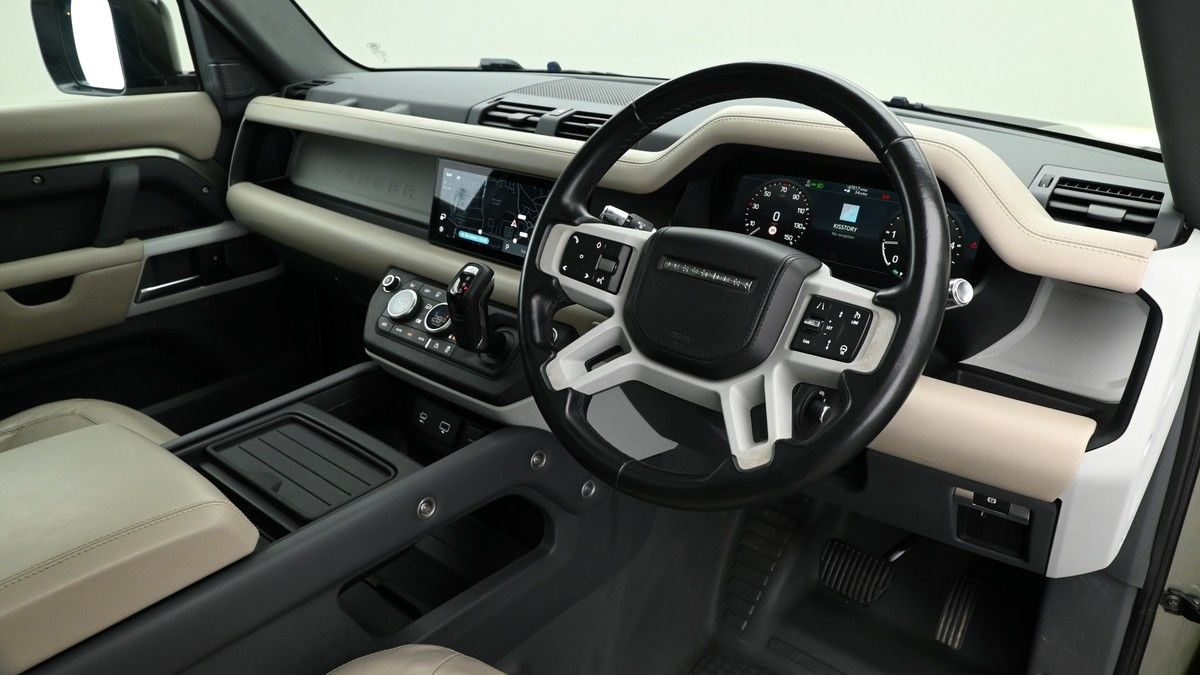 Land Rover Defender 110 Image 3