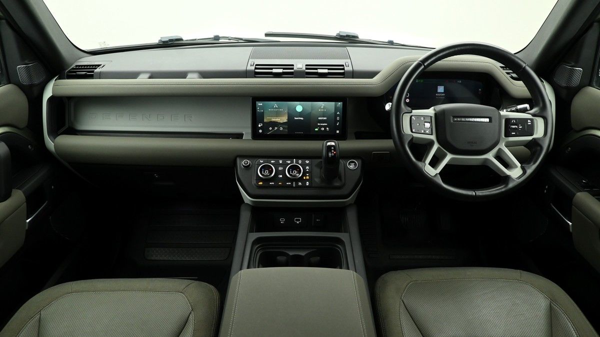 Land Rover Defender 110 Image 13