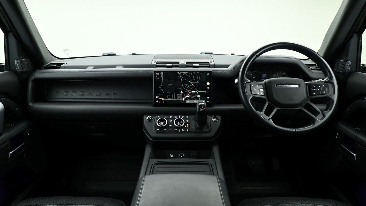 Land Rover Defender 110 Image 14