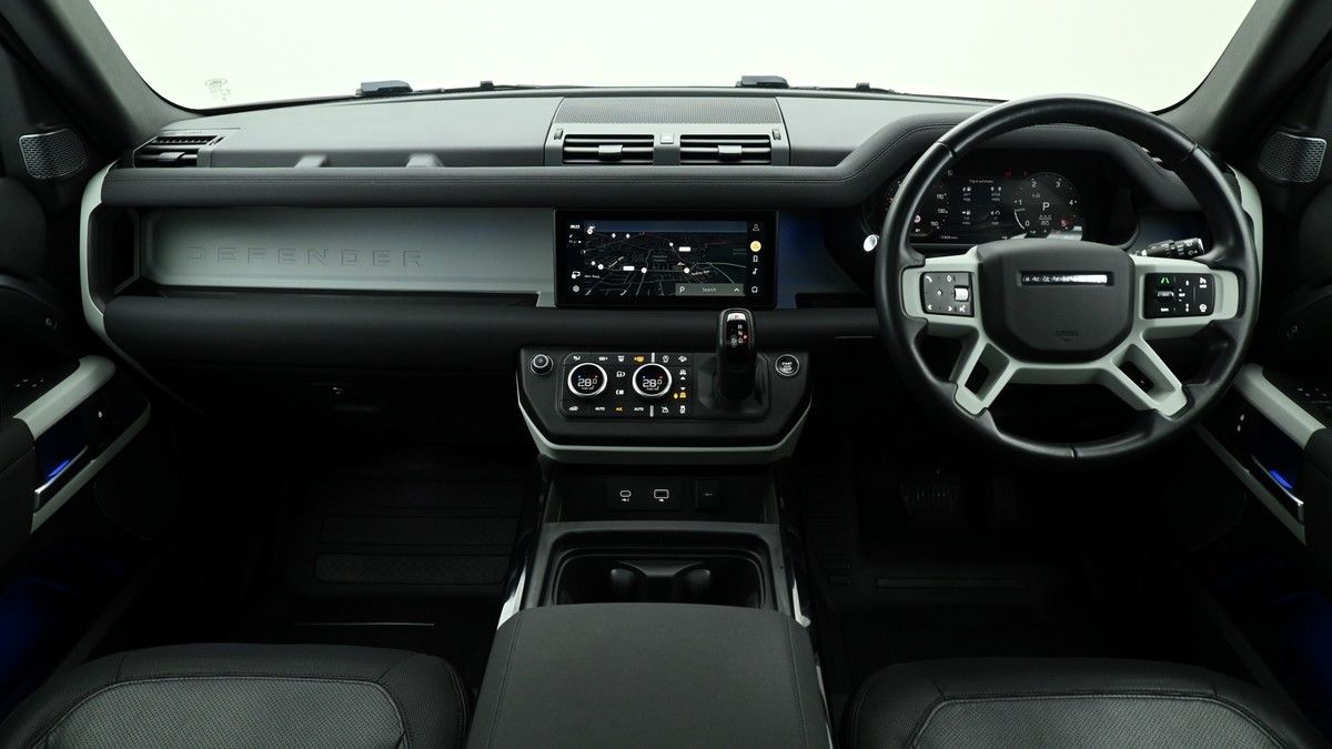 Land Rover Defender 110 Image 27
