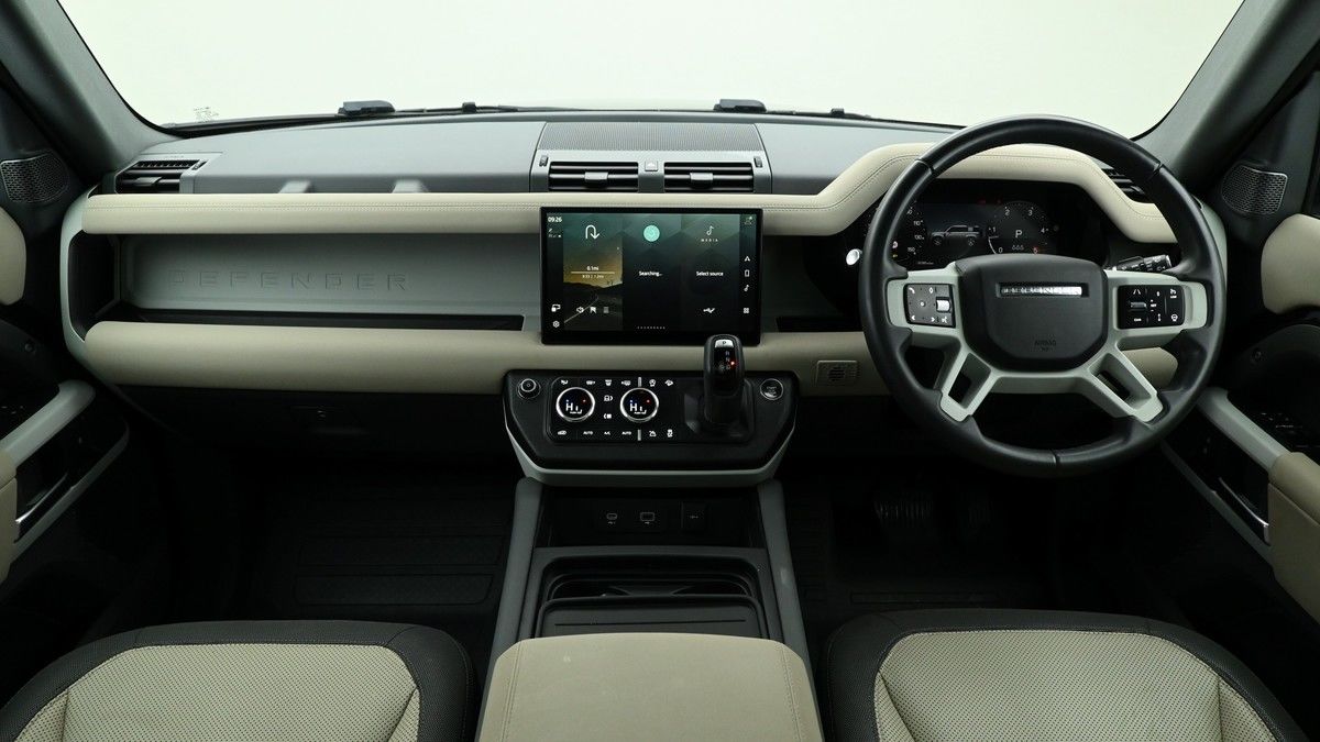 Land Rover Defender 110 Image 14